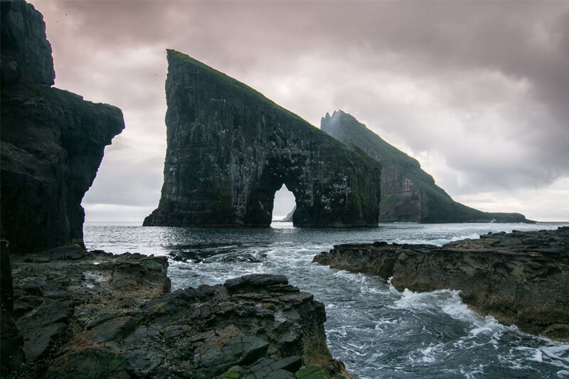 Faroe-Islands-Drangarnir