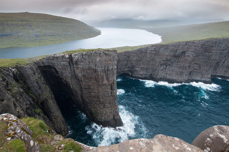 Faroe-Islands-Leitisvatn