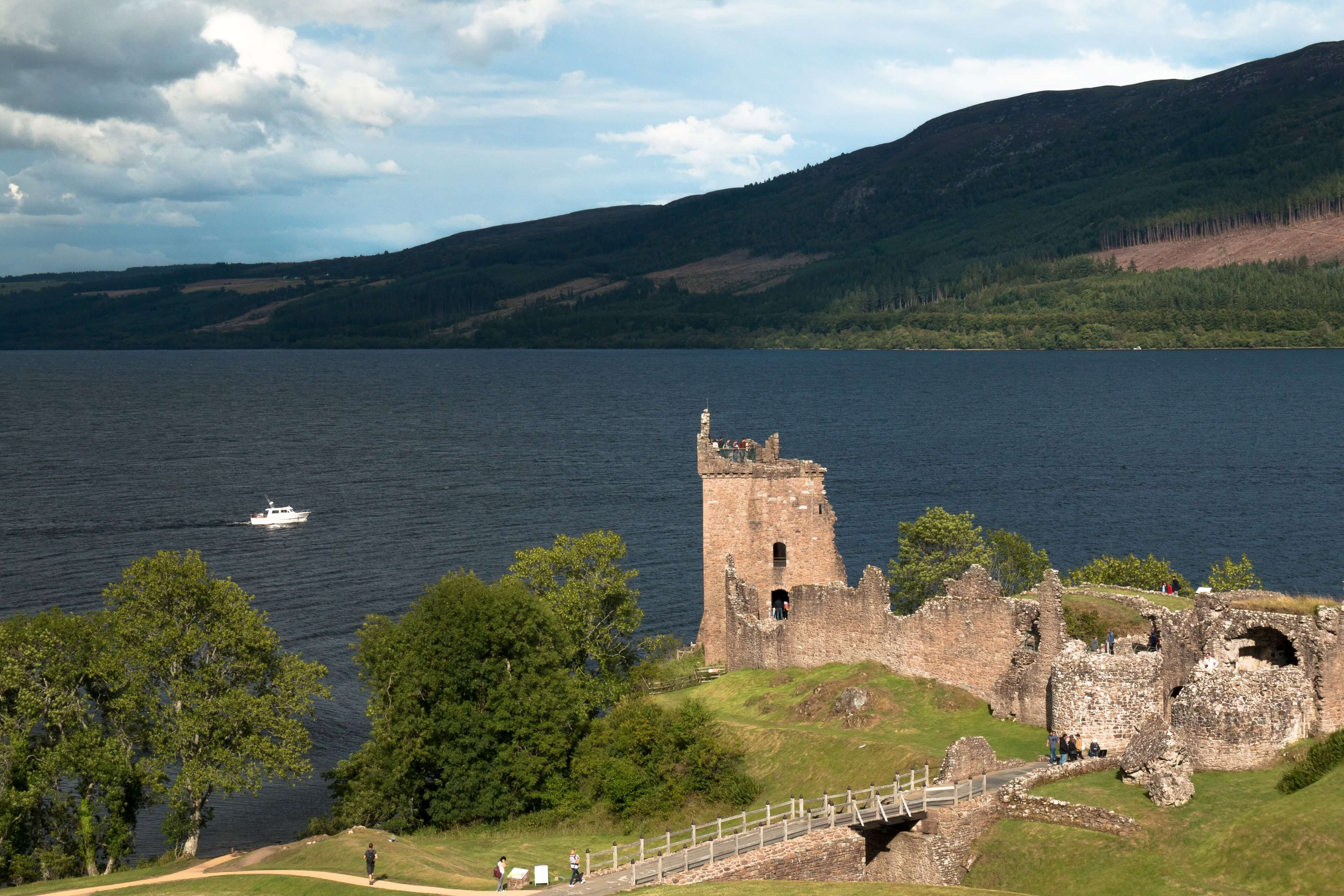 Urquhart Castle & Loch Ness