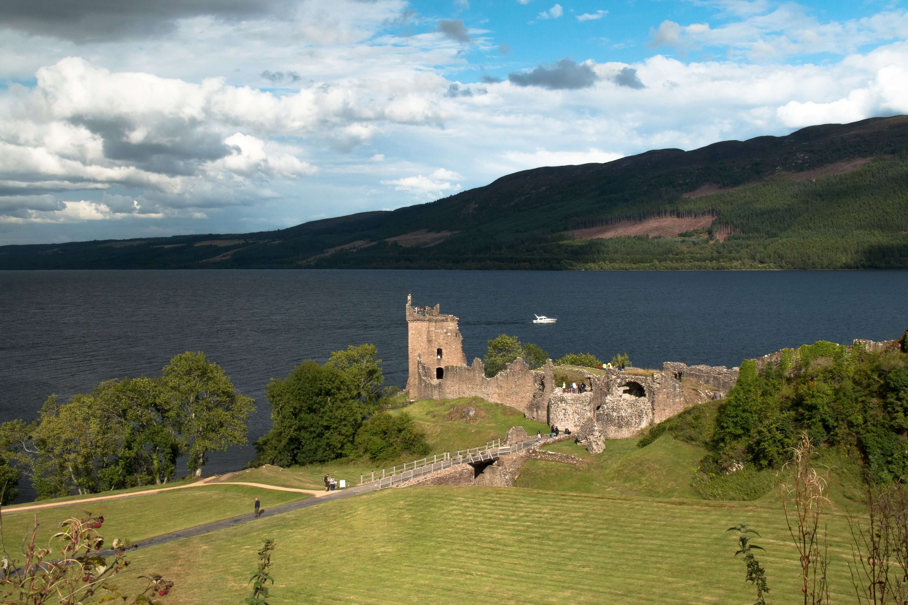 Urquhart Castle & Loch Ness